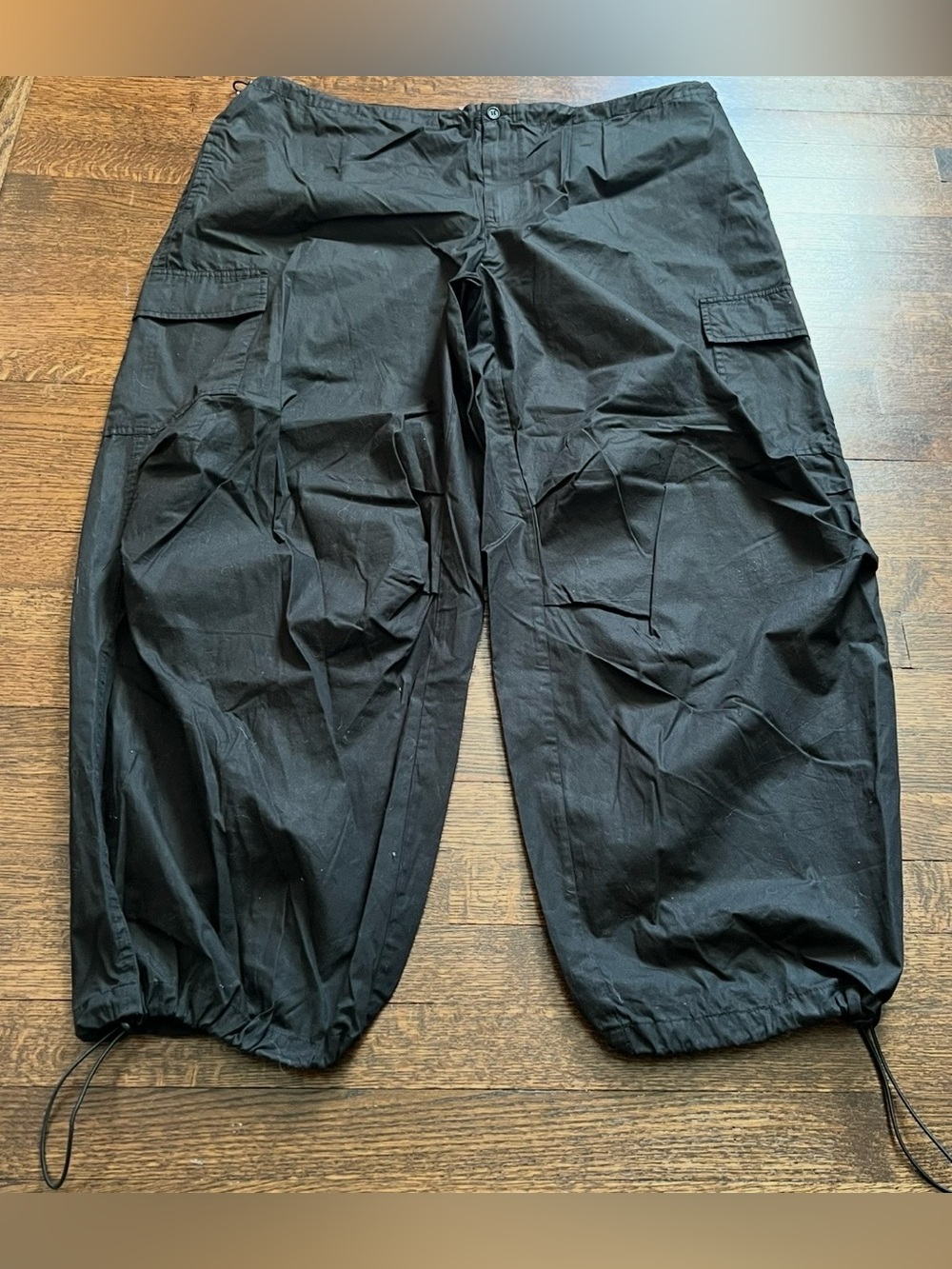 Favorite Daughter black cotton pants with drawstring ankles. Size XL